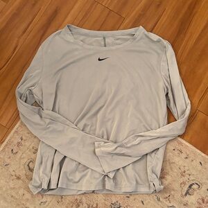 Nike Women's Light Gray Long Sleeve Tee